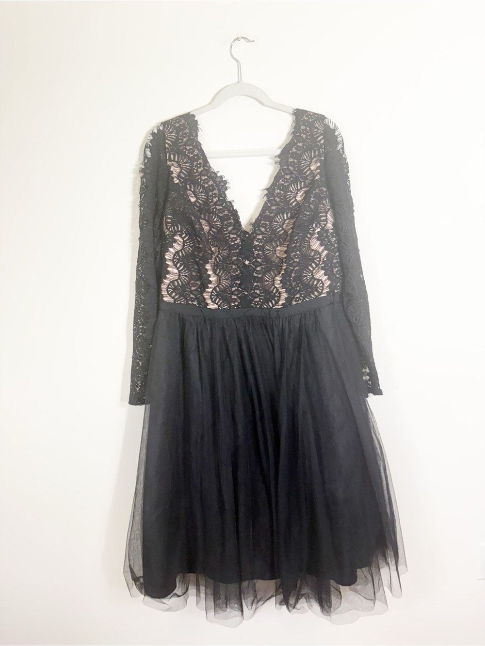 NWT City Chic Rare Beauty Black Lace Midi Dress Size 18 - Picture 4 of 9